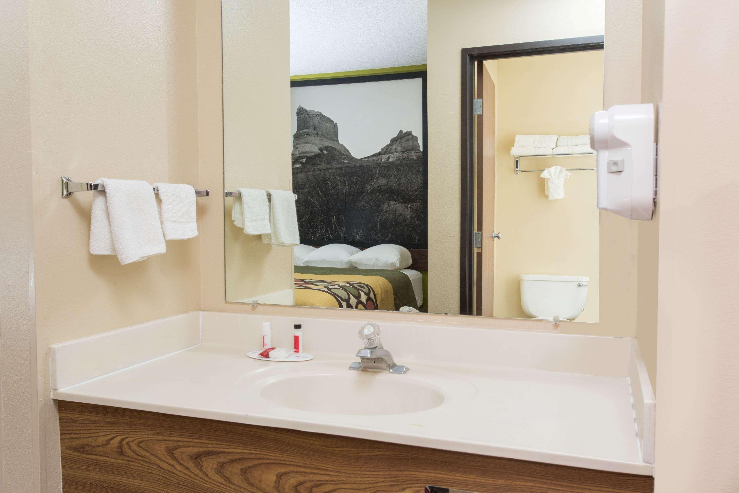 Super 8 By Wyndham Chadron Ne Otel Dış mekan fotoğraf