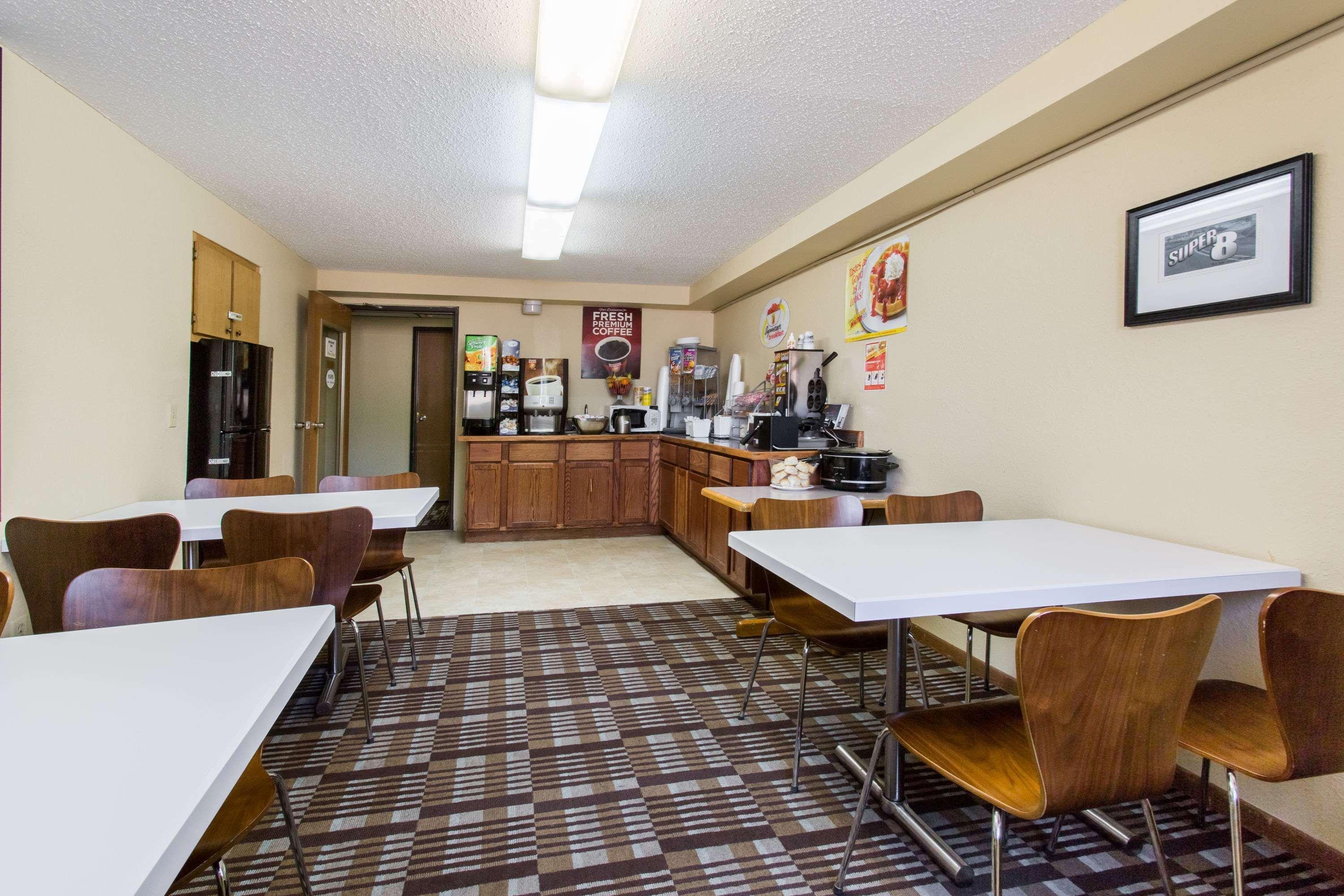 Super 8 By Wyndham Chadron Ne Otel Dış mekan fotoğraf