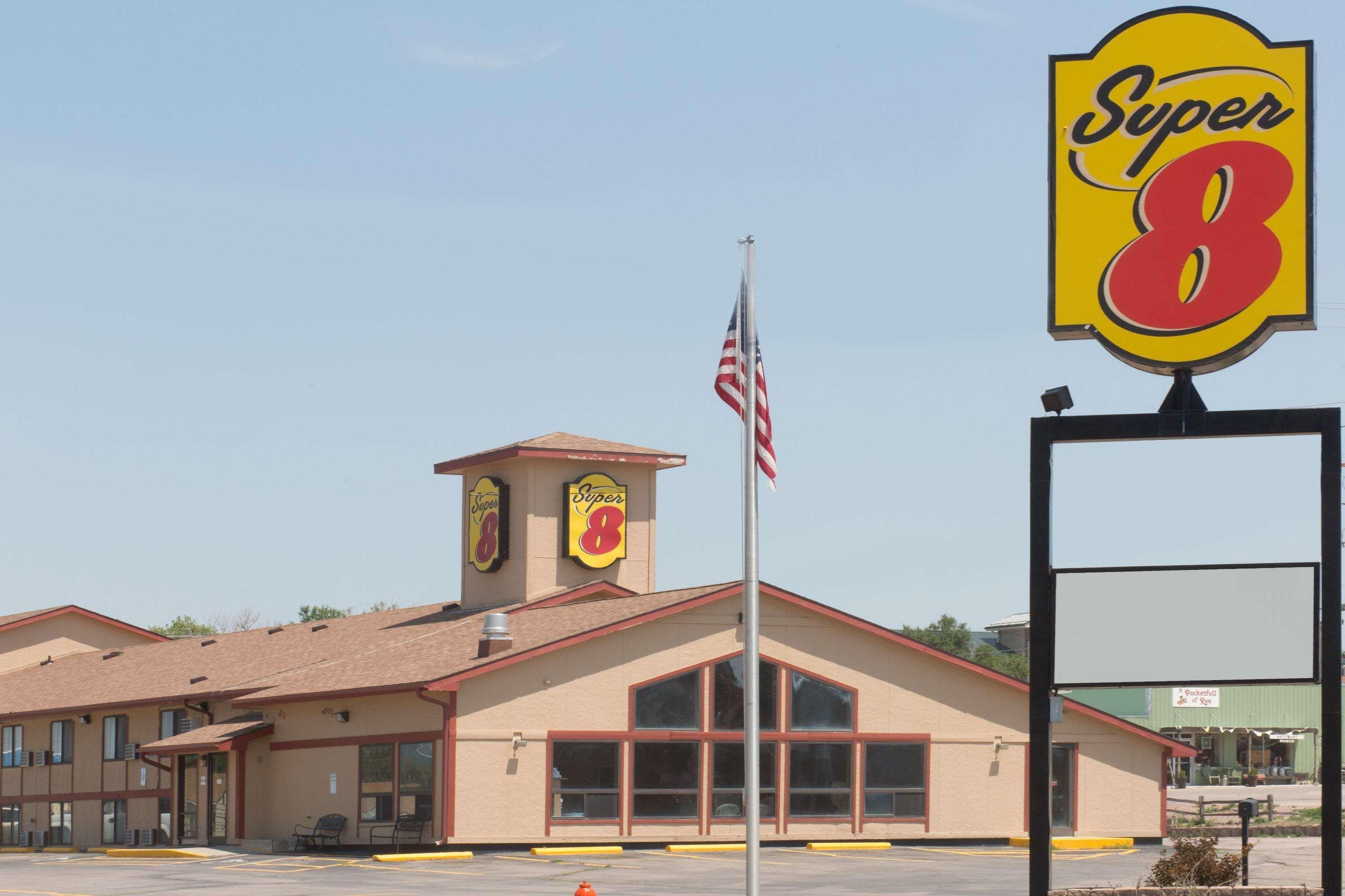 Super 8 By Wyndham Chadron Ne Otel Dış mekan fotoğraf