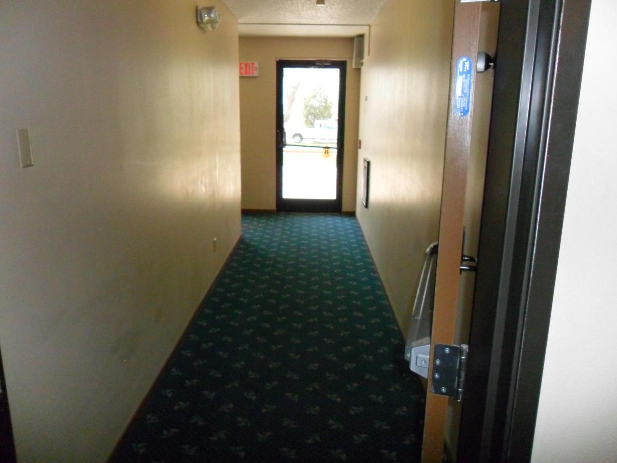 Super 8 By Wyndham Chadron Ne Otel Dış mekan fotoğraf