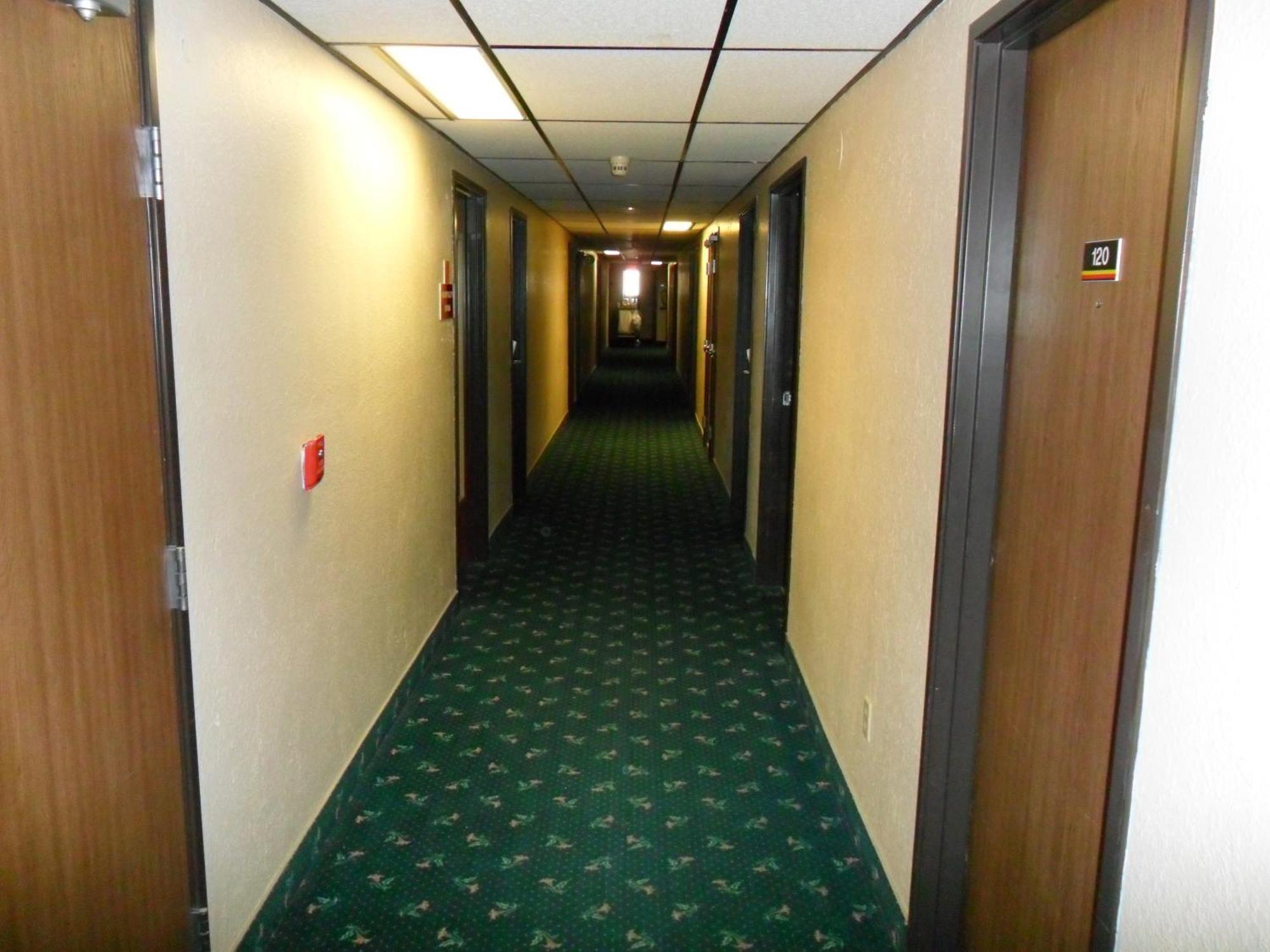Super 8 By Wyndham Chadron Ne Otel Dış mekan fotoğraf